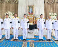 ผู้ว่าราชการจังหวัดสุราษฎร์ธานี ประกอบพิธีถวายน้ำสรงพระบรมศพ ... พารามิเตอร์รูปภาพ 12