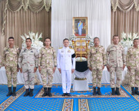 ผู้ว่าราชการจังหวัดสุราษฎร์ธานี ประกอบพิธีถวายน้ำสรงพระบรมศพ ... พารามิเตอร์รูปภาพ 15