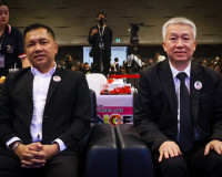 รองผู้ว่าราชการจังหวัดสุราษฎร์ธานี ให้การต้อนรับ หม่อมหลวงยุ ... พารามิเตอร์รูปภาพ 2