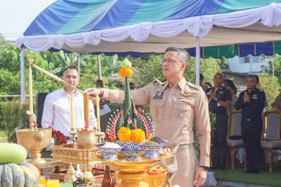 ผู้ว่าฯ สุราษฎร์ธานี เป็นประธานพิธีบวงสรวงอัญเชิญ พระอนุสาวร ... พารามิเตอร์รูปภาพ 1