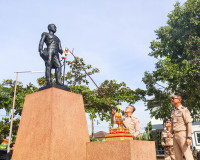 ผู้ว่าฯ สุราษฎร์ธานี เป็นประธานพิธีบวงสรวงอัญเชิญ พระอนุสาวร ... พารามิเตอร์รูปภาพ 4