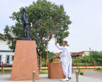 ผู้ว่าฯ สุราษฎร์ธานี เป็นประธานพิธีบวงสรวงอัญเชิญ พระอนุสาวร ... พารามิเตอร์รูปภาพ 13