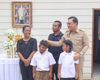 รองผู้ว่าราชการจังหวัดฯ เป็นประธานในพิธีมอบบ้านให้กับครอบครั ... พารามิเตอร์รูปภาพ 5