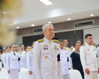 รองผู้ว่าราชการจังหวัดสุราษฎร์ธานี เป็นประธานในพิธีวางพานพุ่ ... พารามิเตอร์รูปภาพ 1