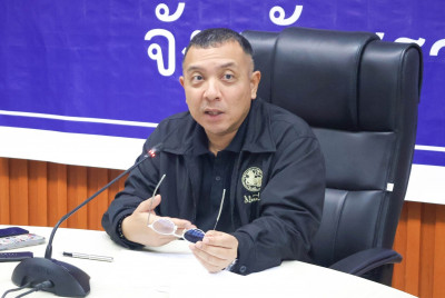 ผู้ว่าฯ จังหวัดสุราษฎร์ธานีประชุมติดตามสถานการณ์น้ำท่วม สั่ง ... พารามิเตอร์รูปภาพ 1