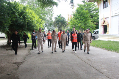 รมช.มหาดไทย ลงพื้นที่จังหวัดสุราษฎร์ธานีตรวจเยี่ยมและติดตามส ... พารามิเตอร์รูปภาพ 1