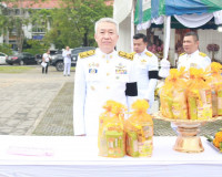 รองผู้ว่าราชการจังหวัดสุราษฎร์ธานี เป็นประธานในพิธีเจริญพระพ ... พารามิเตอร์รูปภาพ 8