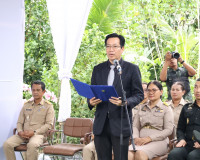 องคมนตรี ตรวจเยี่ยมการดำเนินงานของมหาวิทยาลัยราชภัฏสุราษฎร์ธ ... พารามิเตอร์รูปภาพ 19