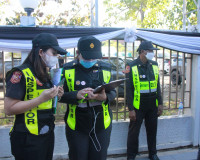 ประชาชนจังหวัดสุราษฎร์ธานีพร้อมใจเดินทางไปเข้าเฝ้าฯ กราบถวาย ... พารามิเตอร์รูปภาพ 19