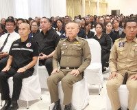 ประชาชนจังหวัดสุราษฎร์ธานีพร้อมใจเดินทางไปเข้าเฝ้าฯ กราบถวาย ... พารามิเตอร์รูปภาพ 25