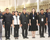 ประชาชนจังหวัดสุราษฎร์ธานีพร้อมใจเดินทางไปเข้าเฝ้าฯ กราบถวาย ... พารามิเตอร์รูปภาพ 31