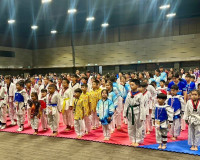 รองผู้ว่าราชการจังหวัดสุราษฎร์ธานี เป็นประธานเปิดการแข่งขันก ... พารามิเตอร์รูปภาพ 10