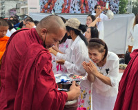สุราษฎร์ธานีจัดพิธีทำบุญเมืองใหญ่ ตักบาตรพระ 1,110 รูป ฉลอง  ... พารามิเตอร์รูปภาพ 33