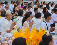 สุราษฎร์ธานีจัดพิธีทำบุญเมืองใหญ่ ตักบาตรพระ 1,110 รูป ฉลอง  ... พารามิเตอร์รูปภาพ 43