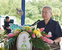 รองผู้ว่าราชการจังหวัดสุราษฎร์ธานี กล่าวต้อนรับ นายนเรศ ธำรง ... พารามิเตอร์รูปภาพ 2