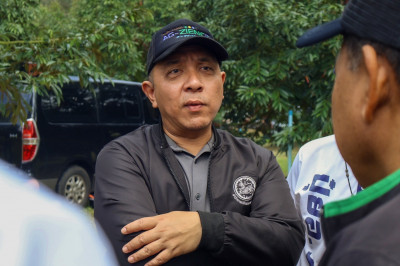 ผู้ว่าฯ สุราษฎร์ธานี ลงพื้นที่ตรวจเยี่ยมสวนทุเรียน ของสมาชิก ... พารามิเตอร์รูปภาพ 1