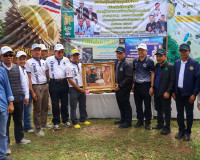 ผู้ว่าฯ สุราษฎร์ธานี ลงพื้นที่ตรวจเยี่ยมสวนทุเรียน ของสมาชิก ... พารามิเตอร์รูปภาพ 17