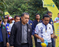 ผู้ว่าฯ สุราษฎร์ธานี ลงพื้นที่ตรวจเยี่ยมสวนทุเรียน ของสมาชิก ... พารามิเตอร์รูปภาพ 19