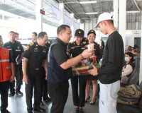 ผู้ว่าฯ สุราษฎร์ธานีพร้อมขนส่งจังหวัด ลงพื้นที่ตรวจเยี่ยมจุด ... พารามิเตอร์รูปภาพ 8