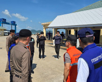 สุราษฎร์ธานีห่วงใยประชาชน รองผู้ว่าฯ ลงพื้นที่ให้กำลังใจเจ้า ... พารามิเตอร์รูปภาพ 31