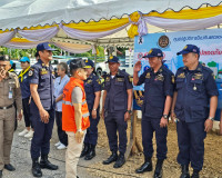 สุราษฎร์ธานีห่วงใยประชาชน รองผู้ว่าฯ ลงพื้นที่ให้กำลังใจเจ้า ... พารามิเตอร์รูปภาพ 42