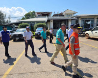 สุราษฎร์ธานีห่วงใยประชาชน รองผู้ว่าฯ ลงพื้นที่ให้กำลังใจเจ้า ... พารามิเตอร์รูปภาพ 44