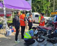 สุราษฎร์ธานีห่วงใยประชาชน รองผู้ว่าฯ ลงพื้นที่ให้กำลังใจเจ้า ... พารามิเตอร์รูปภาพ 56