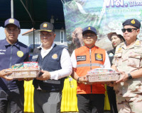 ผู้ว่าฯ สุราษฎร์ธานี ลงพื้นที่ให้กำลังใจเจ้าหน้าที่ผู้ปฏิบัต ... พารามิเตอร์รูปภาพ 24