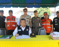 ผู้ว่าฯ สุราษฎร์ธานี ลงพื้นที่ให้กำลังใจเจ้าหน้าที่ผู้ปฏิบัต ... พารามิเตอร์รูปภาพ 31