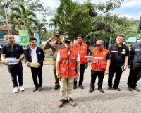 รองผู้ว่าฯ สุราษฎร์ธานี เดินสายตรวจเยี่ยมจุดตรวจ/จุดบริการปร ... พารามิเตอร์รูปภาพ 23