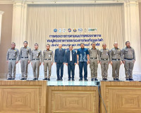 รองผู้ว่าราชการจังหวัดสุราษฎร์ธานี ให้การต้นรับนายสันติ ป่าห ... พารามิเตอร์รูปภาพ 5