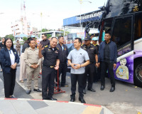 ประชาชนจังหวัดสุราษฎร์ธานีพร้อมใจเดินทางไปเข้าเฝ้าฯ กราบถวาย ... พารามิเตอร์รูปภาพ 2