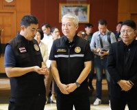 รองผู้ว่าราชการจังหวัดสุราษฎร์ธานี ให้การต้อนรับ ร้อยเอก ธรร ... พารามิเตอร์รูปภาพ 2