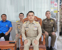 จังหวัดสุราษฎร์ธานีจัดพิธีมอบสิ่งของพระราชทาน มูลนิธิราชประช ... พารามิเตอร์รูปภาพ 3