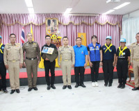 จังหวัดสุราษฎร์ธานีจัดพิธีมอบสิ่งของพระราชทาน มูลนิธิราชประช ... พารามิเตอร์รูปภาพ 12