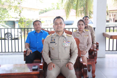 สุราษฎร์ธานีจัดพิธีมอบสิ่งของพระราชทาน มูลนิธิราชประชานุเครา ... พารามิเตอร์รูปภาพ 1