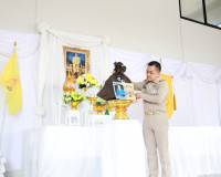 สุราษฎร์ธานีจัดพิธีมอบสิ่งของพระราชทาน มูลนิธิราชประชานุเครา ... พารามิเตอร์รูปภาพ 1