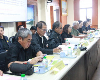 ผู้ว่าฯ สุราษฎร์ธานีประชุมหน่วยที่เกี่ยวข้องติดตามผลการดำเนิ ... พารามิเตอร์รูปภาพ 12