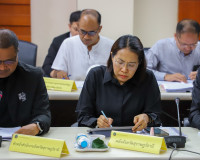 ผู้ว่าราชการจังหวัดสุราษฎร์ธานีเป็นประธานประชุม กรอ.จังหวัด  ... พารามิเตอร์รูปภาพ 28