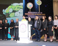 รองผู้ว่าราชการจังหวัดสุราษฎร์ธานีเป็นประธานในพิธีเปิดงานวัน ... พารามิเตอร์รูปภาพ 2