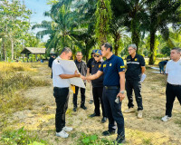 รองผู้ว่าราชการจังหวัดสุราษฎร์ธานี ประธานคณะกรรมการพิจารณากา ... พารามิเตอร์รูปภาพ 8