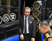 ประชาชนจังหวัดสุราษฎร์ธานีพร้อมใจเดินทางไปเข้าเฝ้าฯ กราบถวาย ... พารามิเตอร์รูปภาพ 8