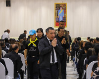ประชาชนจังหวัดสุราษฎร์ธานีพร้อมใจเดินทางไปเข้าเฝ้าฯ กราบถวาย ... พารามิเตอร์รูปภาพ 13