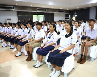 ผู้ว่าฯ สุราษฎร์ธานี เปิดกิจกรรม “วันธารน้ำใจ” มอบทุนการศึกษ ... พารามิเตอร์รูปภาพ 4