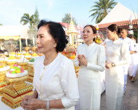 ผู้ว่าฯ สุราษฎร์ธานีนำข้าราชการและพ่อค้าประชาชนร่วมพิธีบวงสร ... พารามิเตอร์รูปภาพ 16