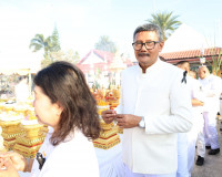 ผู้ว่าฯ สุราษฎร์ธานีนำข้าราชการและพ่อค้าประชาชนร่วมพิธีบวงสร ... พารามิเตอร์รูปภาพ 37