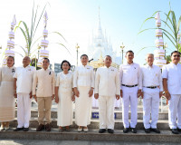 ผู้ว่าฯ สุราษฎร์ธานีนำข้าราชการและพ่อค้าประชาชนร่วมพิธีบวงสร ... พารามิเตอร์รูปภาพ 49
