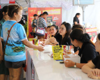 รองผู้ว่าฯ จังหวัดสุราษฎร์ธานี เปิดร้านนาวากาชาด คืนที่สอง ใ ... พารามิเตอร์รูปภาพ 2