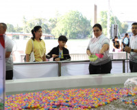 รองผู้ว่าฯ จังหวัดสุราษฎร์ธานี เปิดร้านนาวากาชาด คืนที่สอง ใ ... พารามิเตอร์รูปภาพ 26