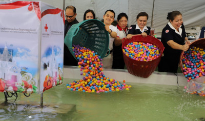 รองผู้ว่าฯ จังหวัดสุราษฎร์ธานี เปิดร้านนาวากาชาด คืนที่สาม ใ ... พารามิเตอร์รูปภาพ 1